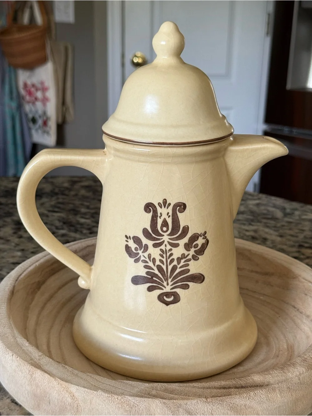 Pfaltzgraff Village Coffee Pot & Lid Vintage Stoneware Made In USA